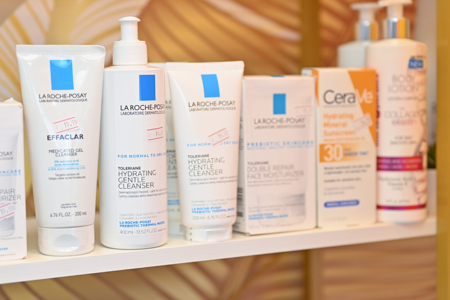 Farmacia latina near me